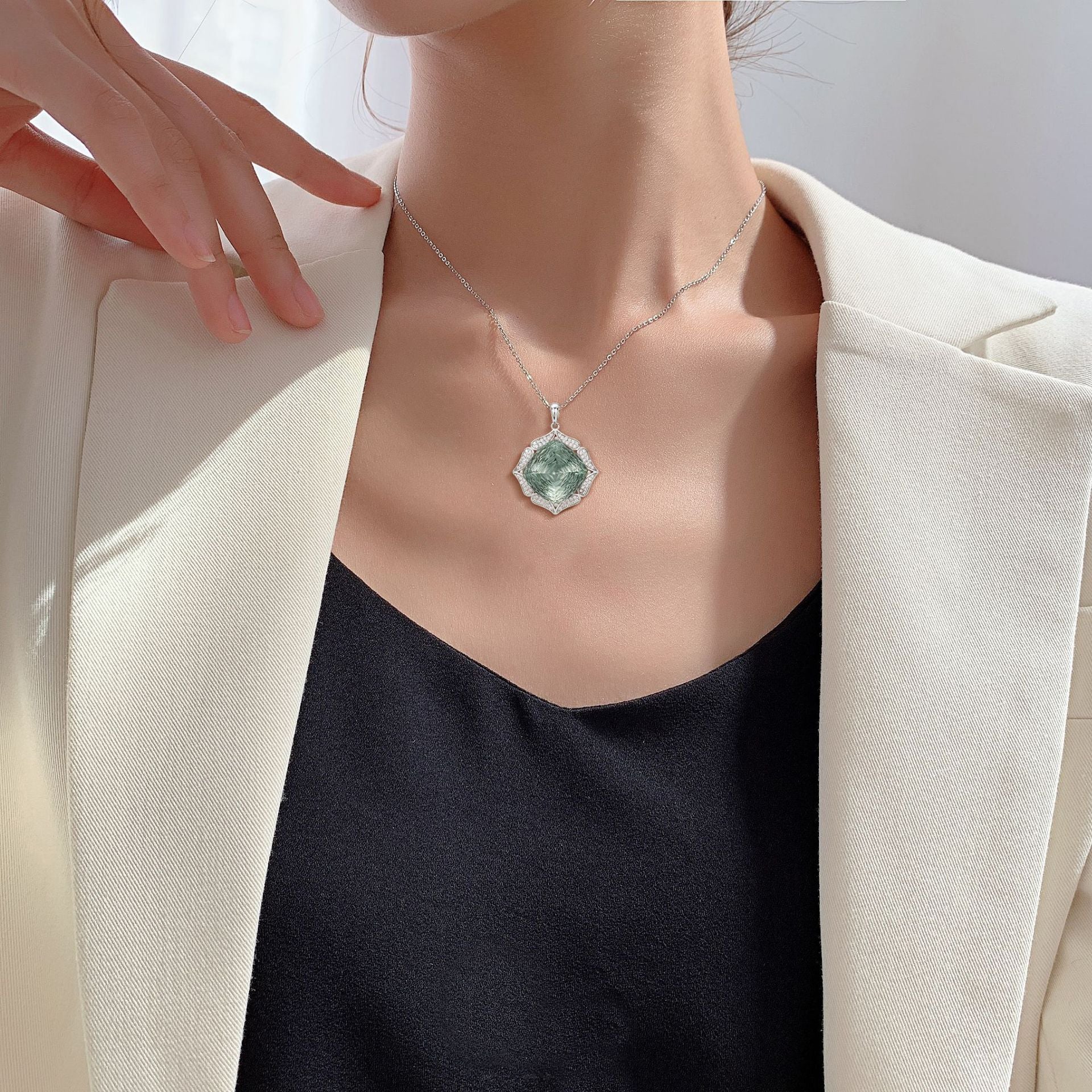 Iris Of Trjegul - 925 Sterling Silver Necklace with inlaid Amethyst