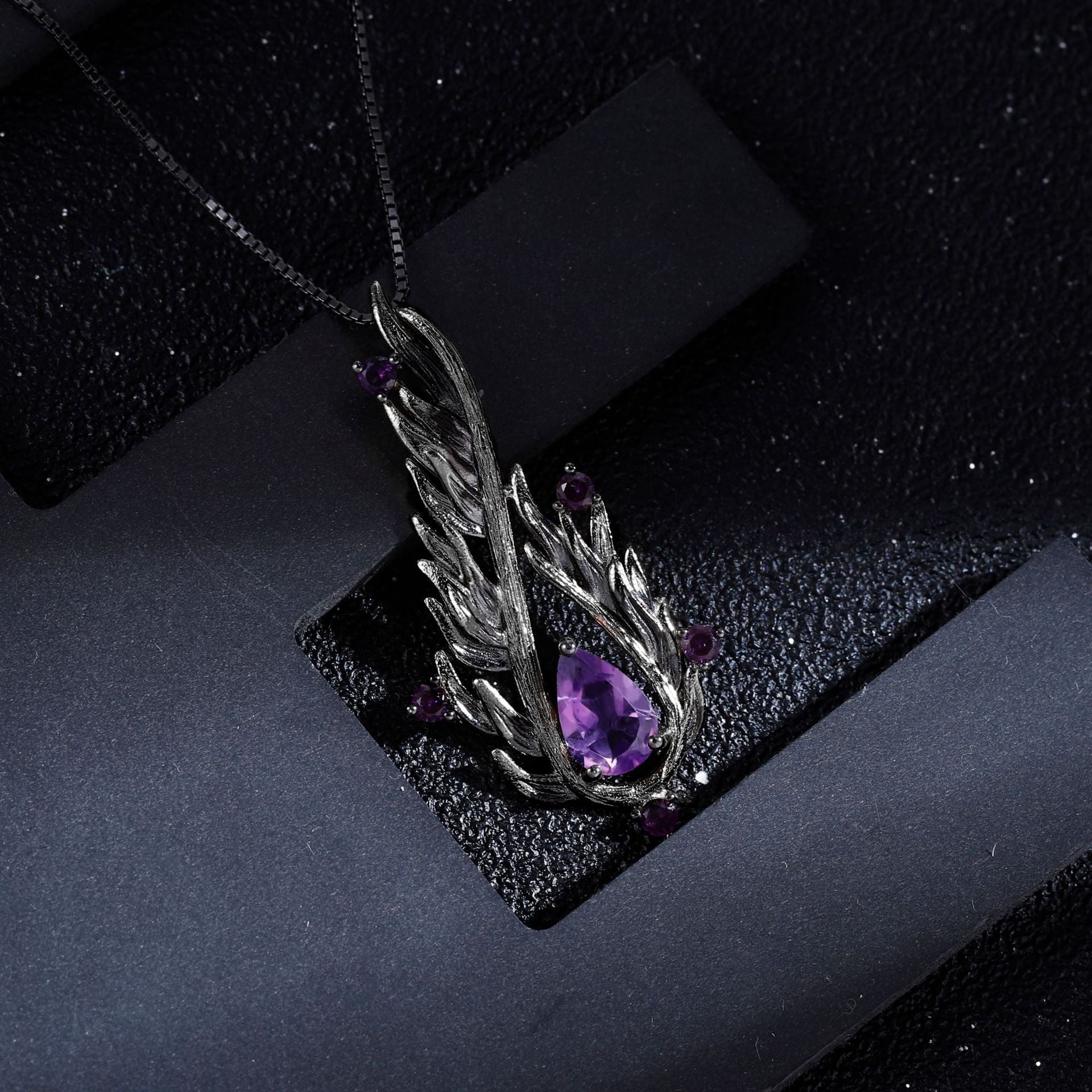 Flames Of Hel - 925 Sterling Silver Necklace inlaid with Natural Amethysts - Viking Trinkets