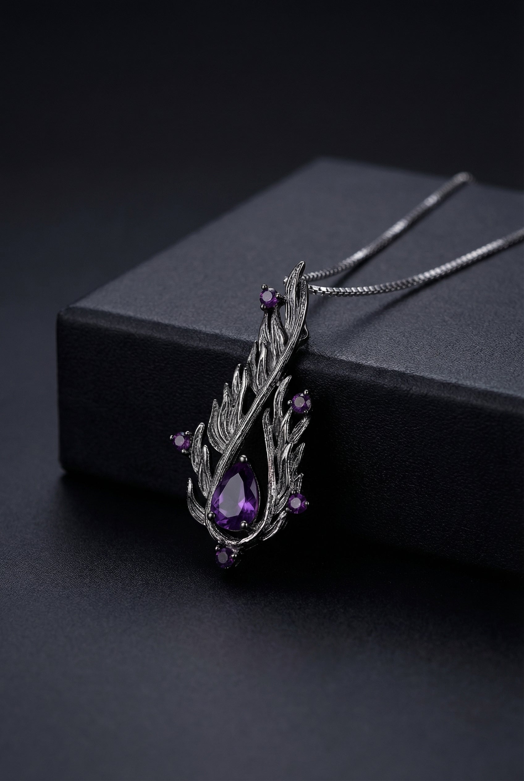 Flames Of Hel - 925 Sterling Silver Necklace inlaid with Natural Amethysts - Viking Trinkets