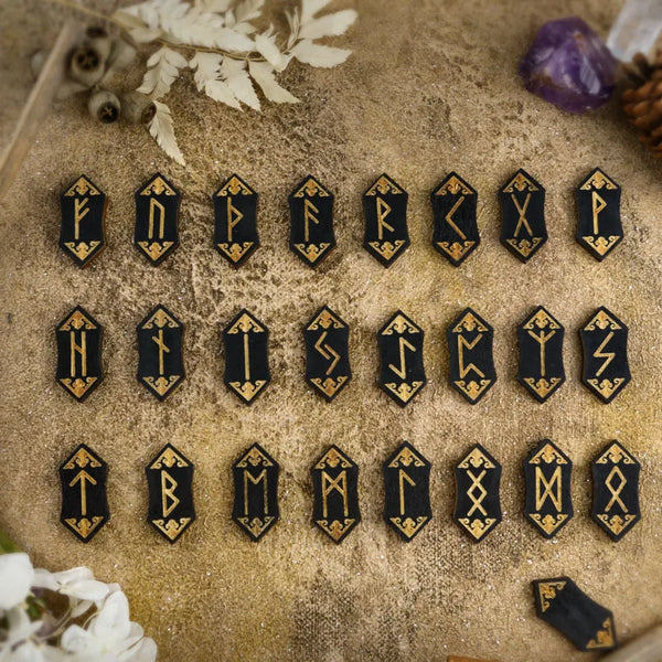 Foresight Of The Norns - 25 Piece Engraved Wooden Viking Rune Set