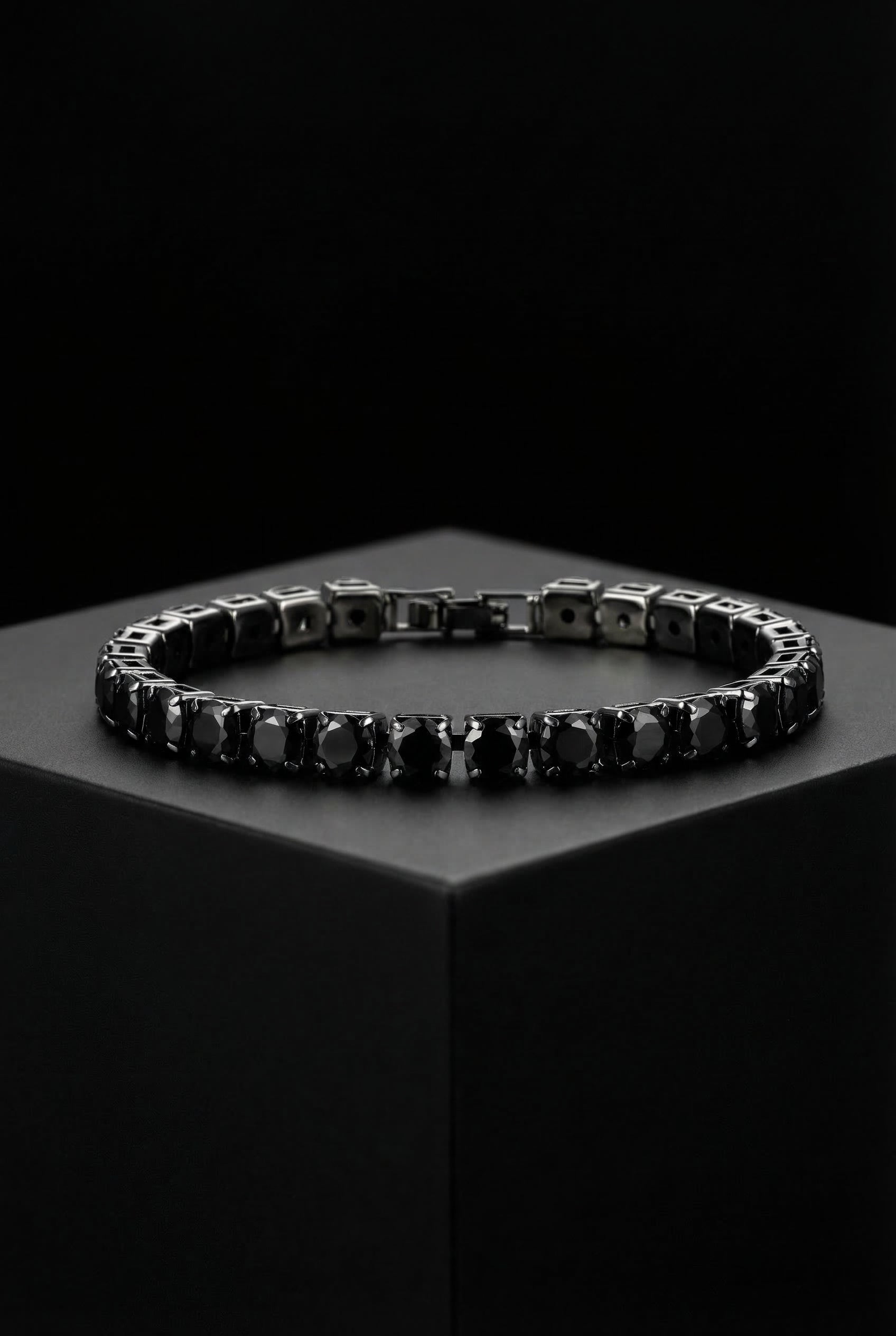 Soulshard Band - Black Inlaid Zircon Copper Bracelet - Viking Trinkets