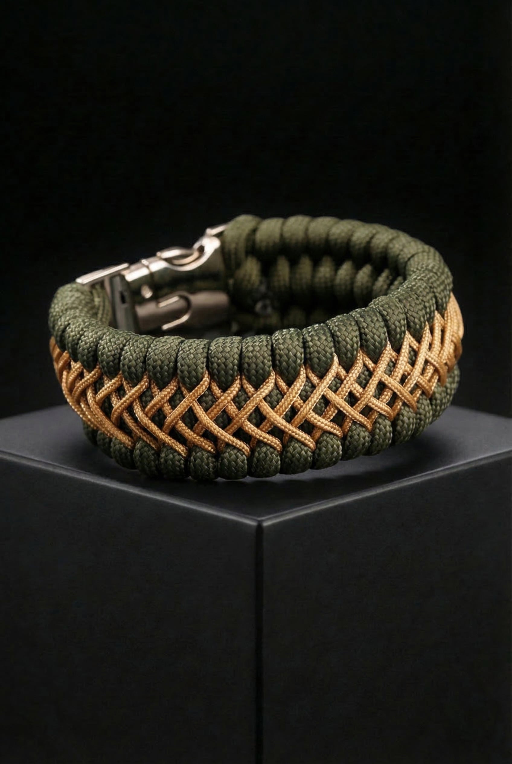 Loyal To The Realms – Handmade 7-Core Paracord Bracelet - Viking Trinkets