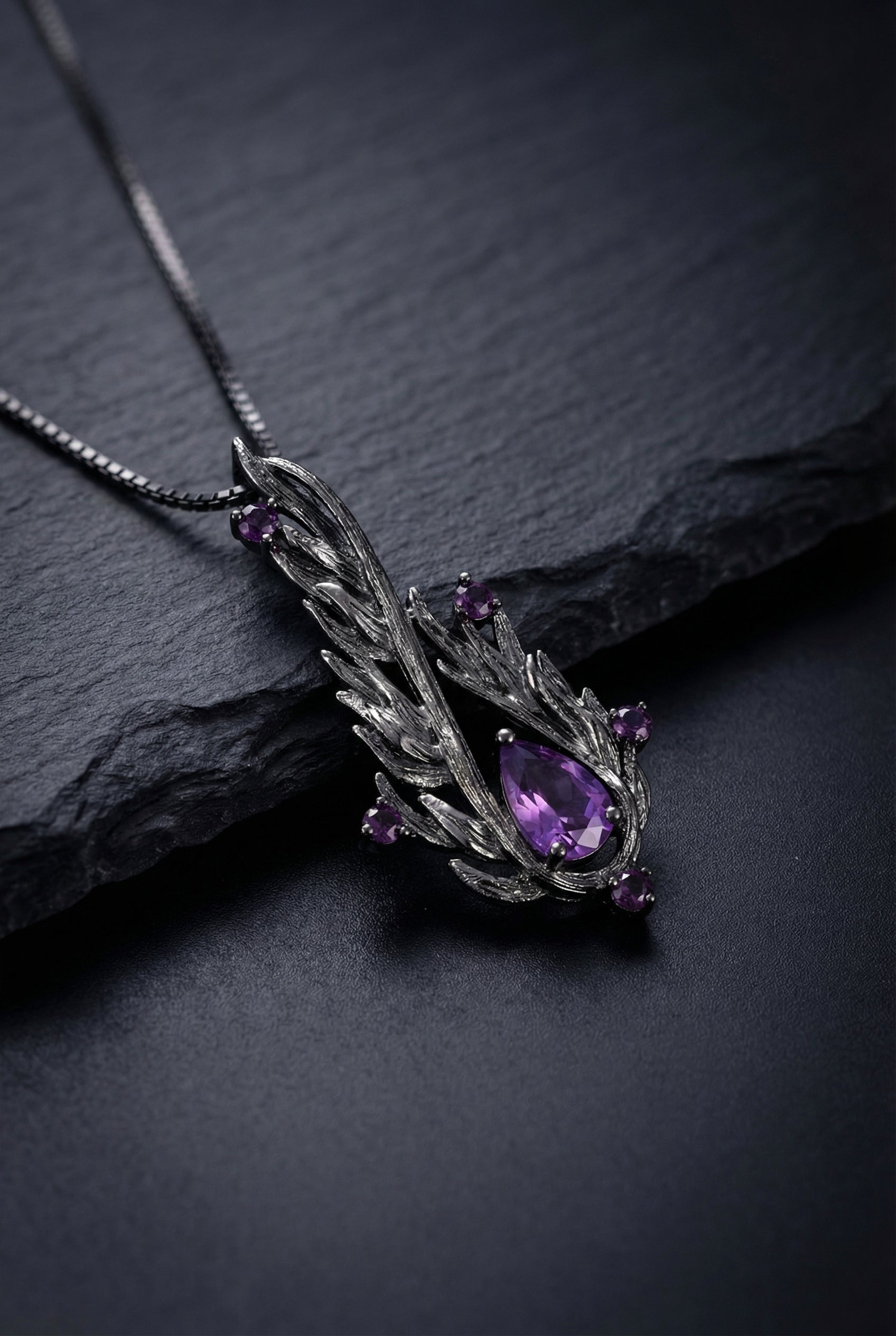 Flames Of Hel - 925 Sterling Silver Necklace inlaid with Natural Amethysts - Viking Trinkets