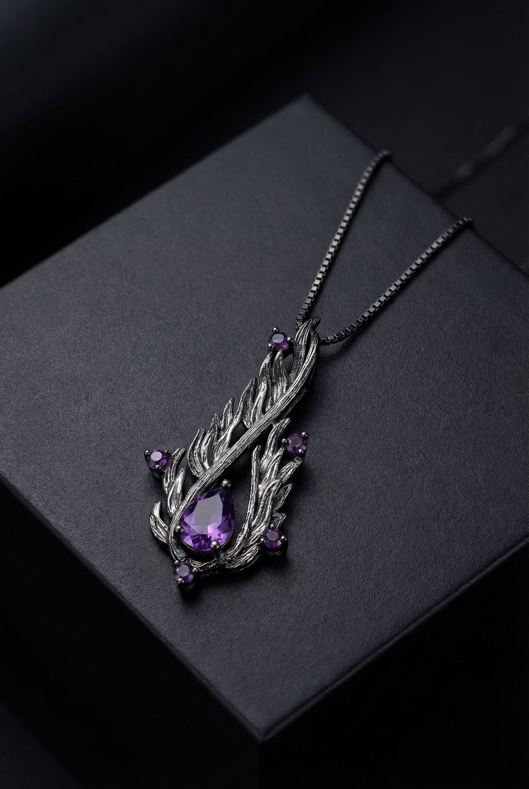 Flames Of Hel - 925 Sterling Silver Necklace inlaid with Natural Amethysts - Viking Trinkets