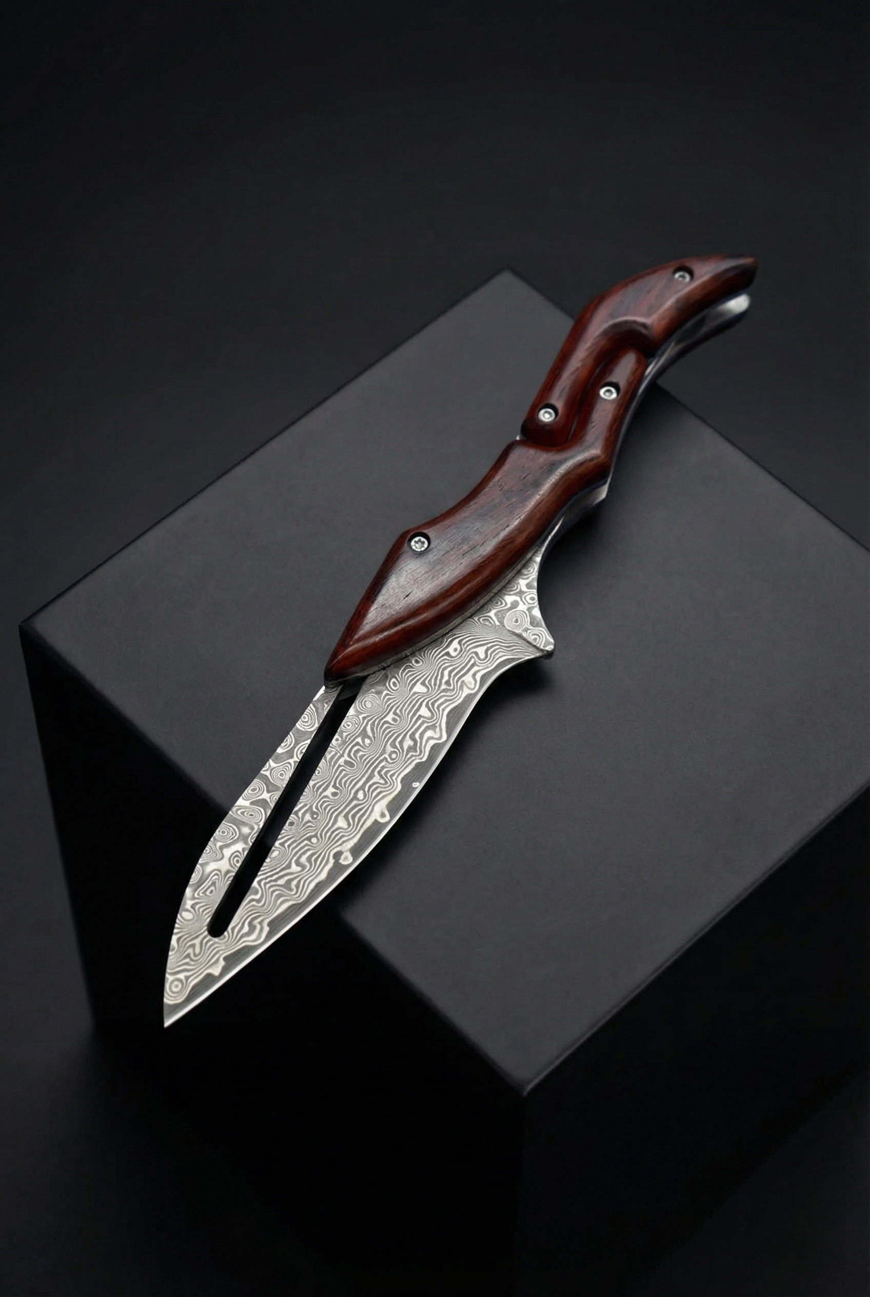 Garmr's Claw - Mechanical Folding Pocket Knife - Viking Trinkets